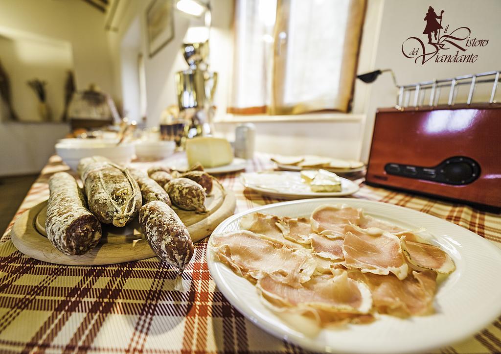 Il Ristoro Del Viandante Hotel Offagna Bagian luar foto