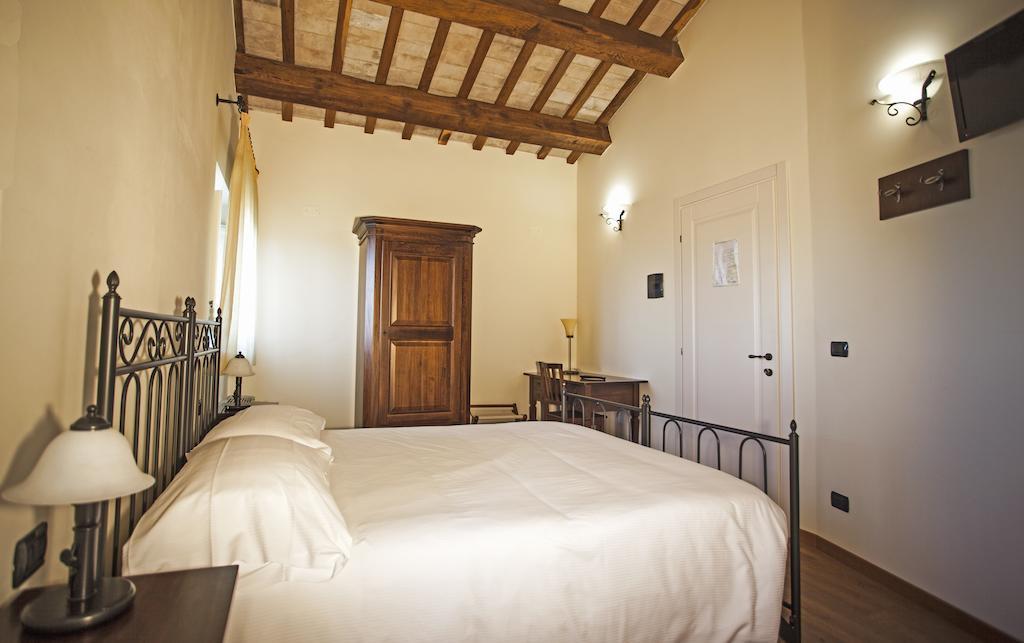 Il Ristoro Del Viandante Hotel Offagna Ruang foto